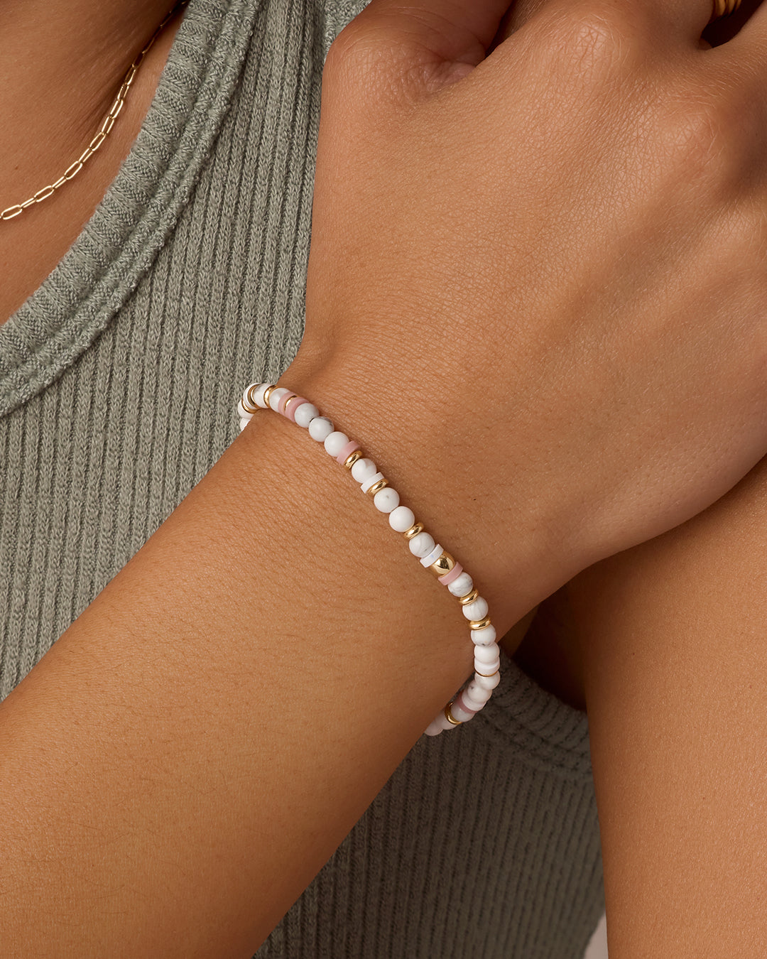 Power Gemstone Harbor Bracelet - Howlite || option::18k Gold Plated, Howlite