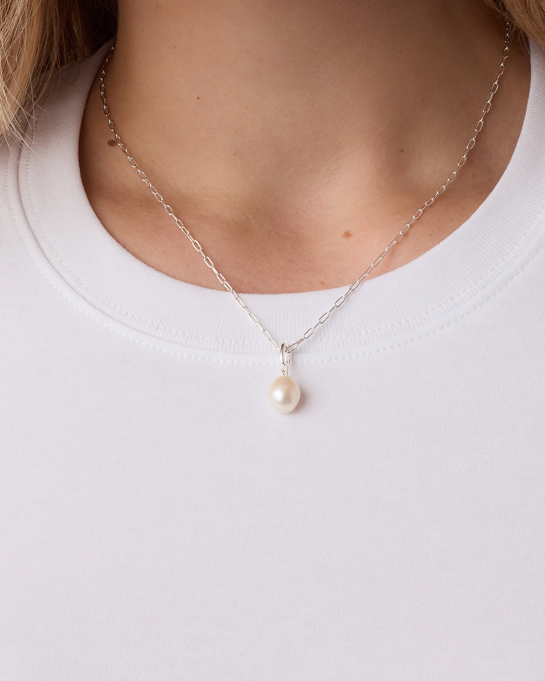 Pearl Parker Charm || option::Silver Plated