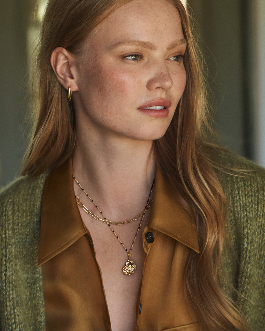 Shimmer Scallop Shell Parker Charm || option::18k Gold Plated