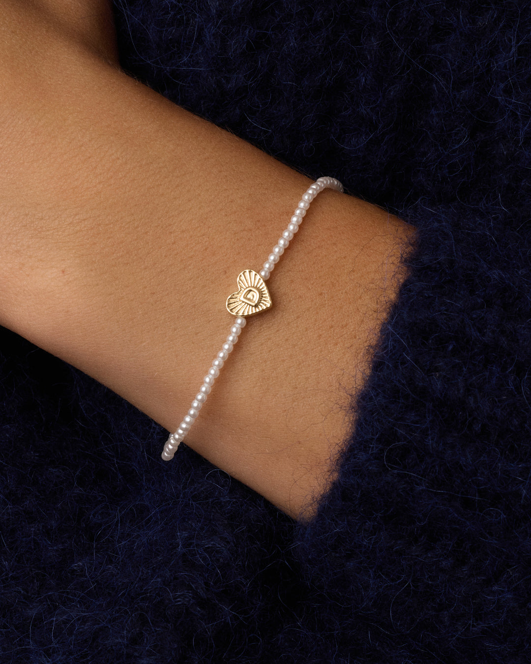 Pearl Vintage Heart Alphabet Bracelet || option::18k Gold Plated, D