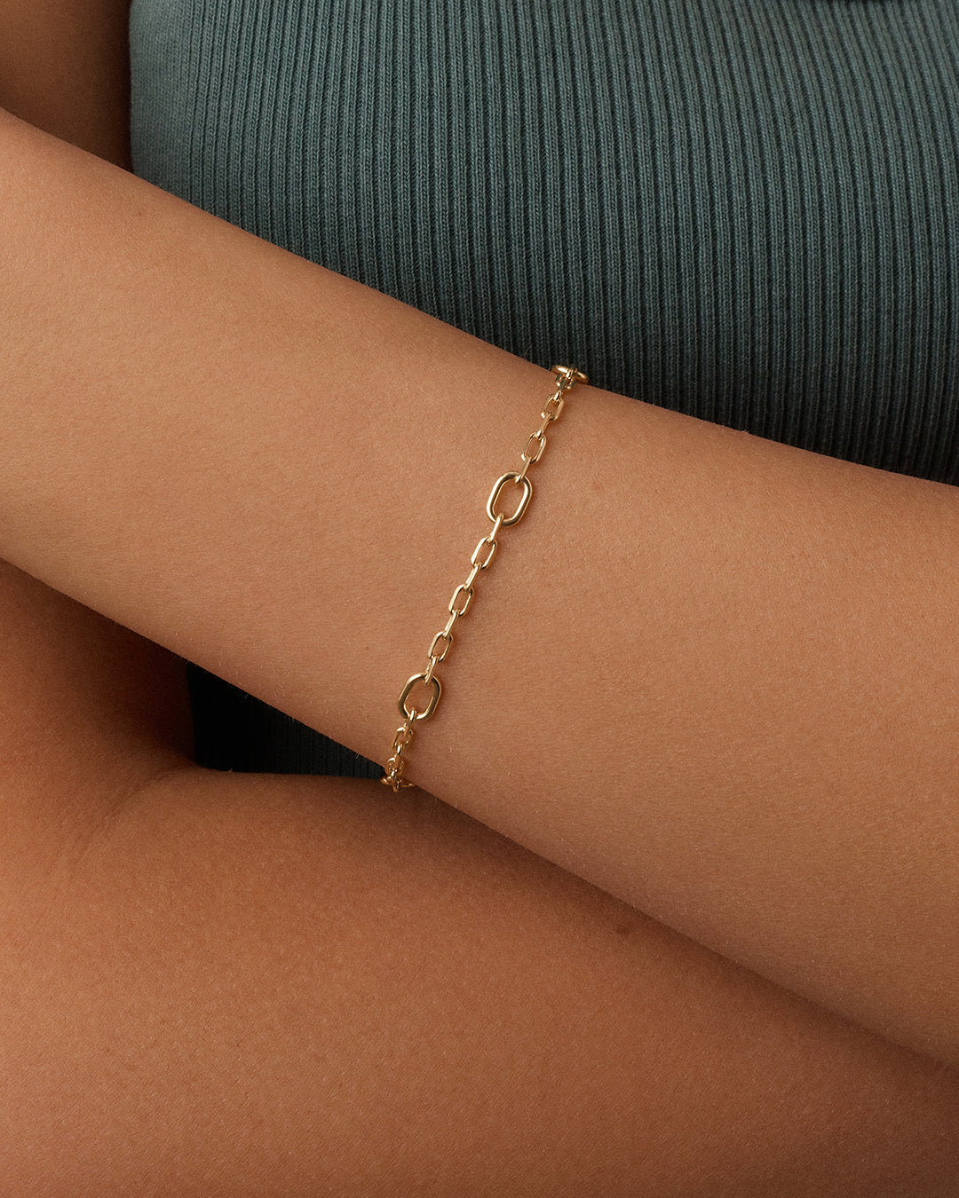 Parker Charm Link Bracelet  || option::18k Gold Plated