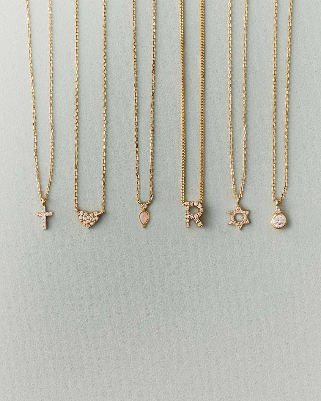 Diamond pendant necklaces