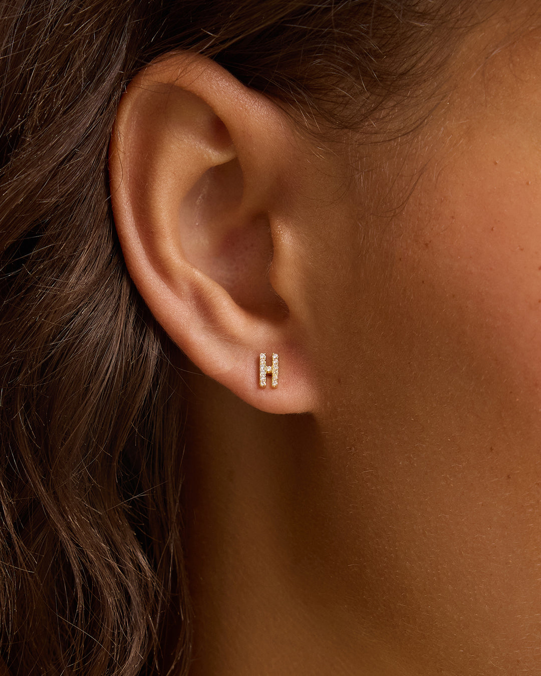 Wilder Shimmer Alphabet Single Stud || option::18K Gold Plated, H