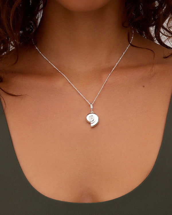 Nautilus Parker Charm || option::Silver Plated
