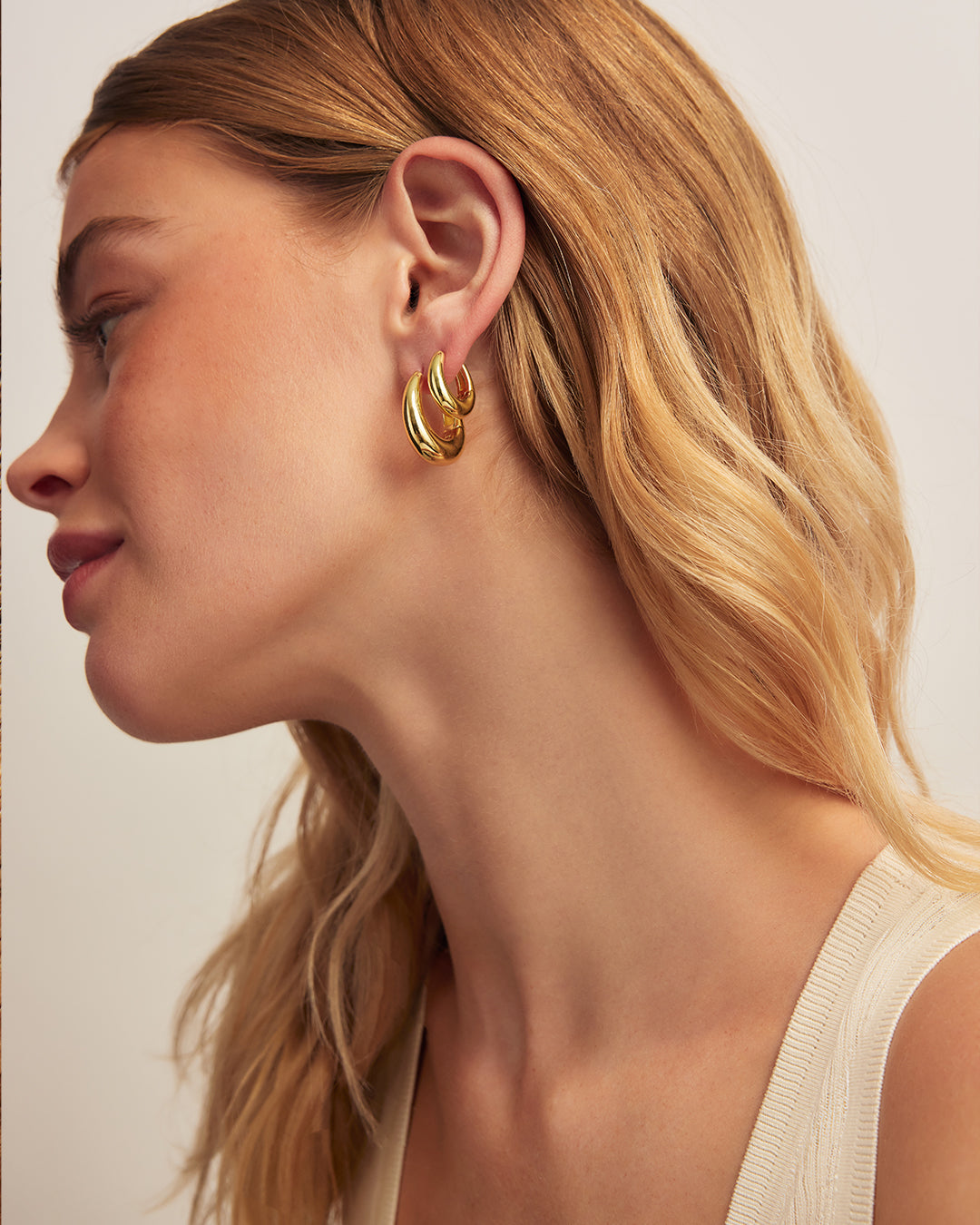 Lou Oval Huggies || option::18K Gold Plated
