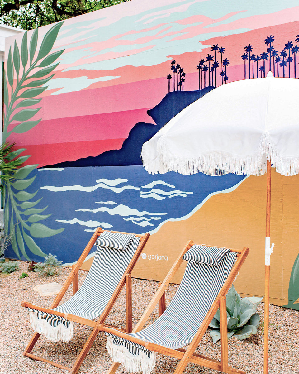 gorjana austin store with laguna beach mural