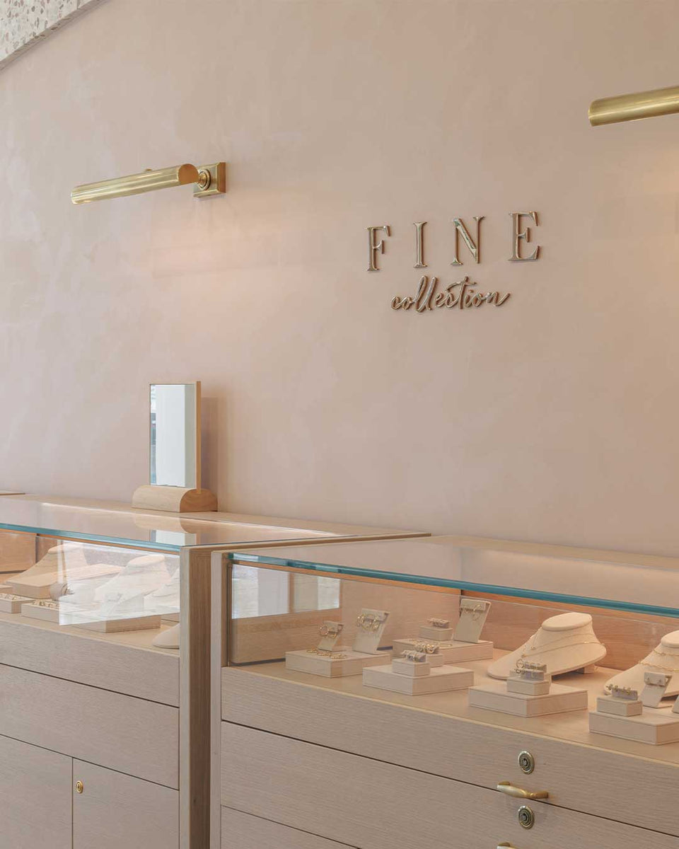 Fine jewelry display 